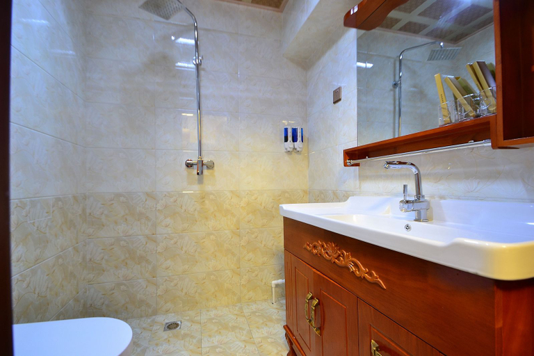 Bathroom 2, Jinyu Lanjue Business Inn, Harbin