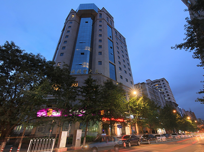 Exterior & Views