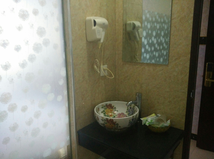 Bathroom 3, Feiyun Hotel, Lishui