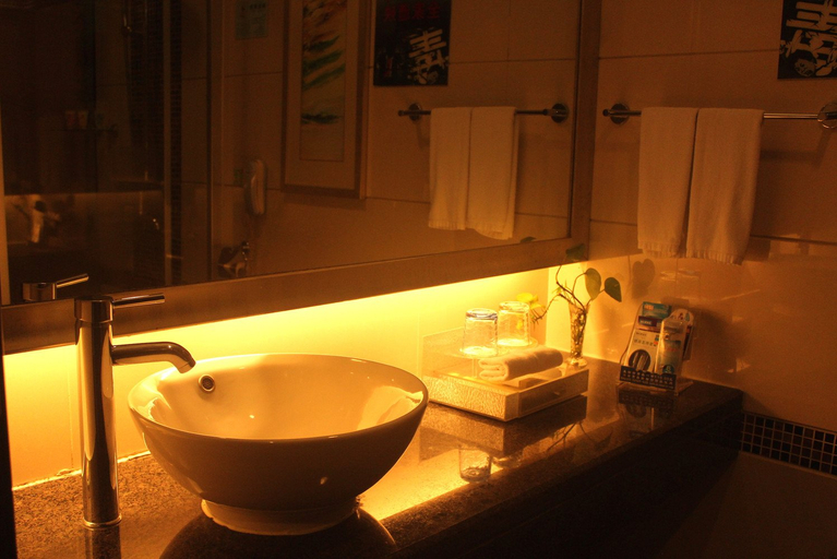 Bathroom 2, Xinruncheng Hotel, Foshan