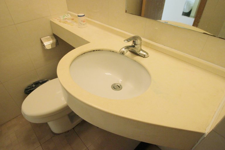 Bathroom 2, Yitel (Shanghai University Qinghe Road), Shanghai