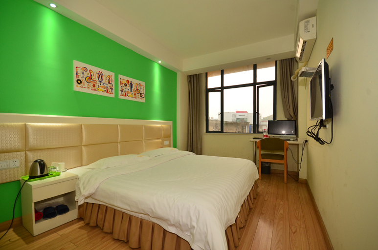 Bedroom 5, Shuang An Holiday Hotel, Qianjiang