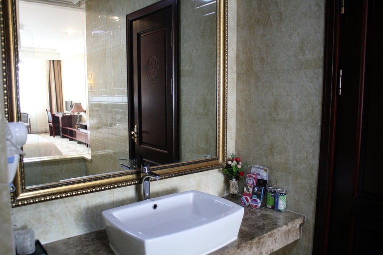 Bathroom, Fuyu Holiday Hotel, Jinzhou