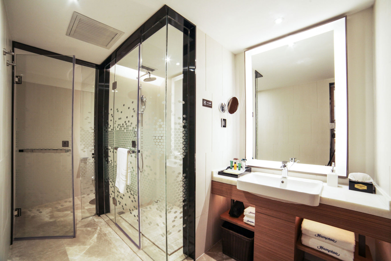 Bathroom 2, Hampton by Hilton Lanzhou Shopping Street, Lanzhou
