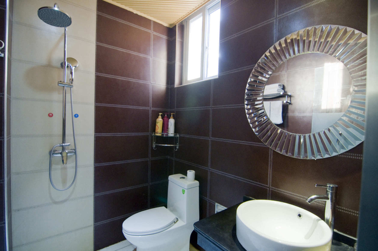 Bathroom 2, Buttonwood Fashion Hotel, Kaifeng