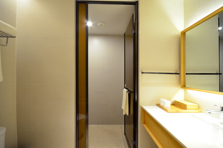 Bathroom 2, JI Hotel (Wuhan Zhuankou Economical Development Zone), Wuhan