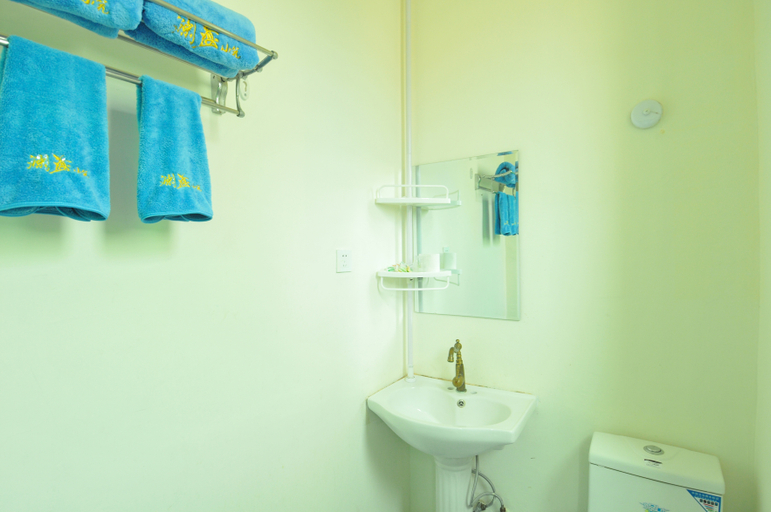 Bathroom, Lanhai Xiaozhu Hostel, Sanya