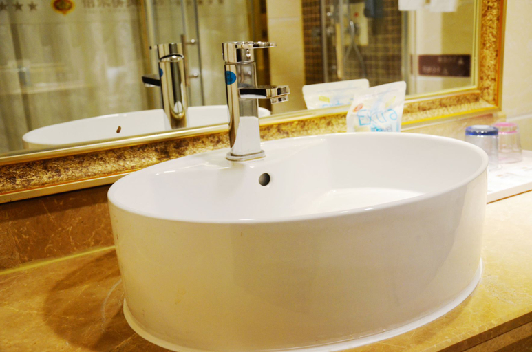 Bathroom 2, イージアホテル(彭州高速鉄道駅龍興寺)(怡家酒店(彭州高铁站龙兴寺店)), Chengdu