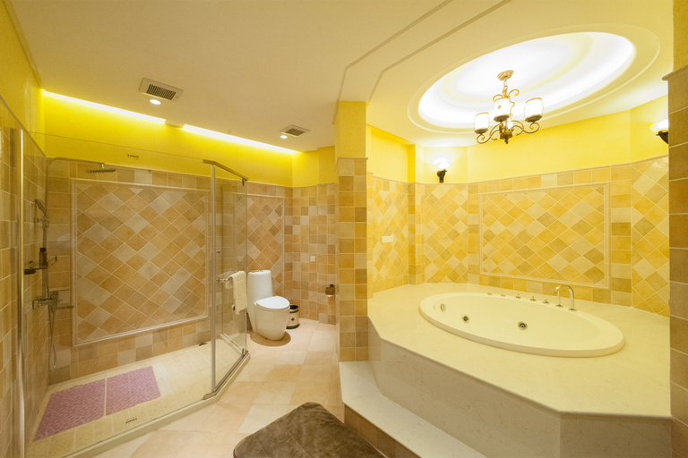 Bathroom 4, New Good Hotel, Nantong