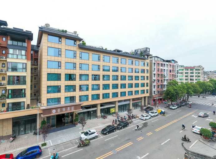 Exterior & Views