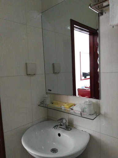 Bathroom 2, Beijing Dahua Road Hotel, Beijing