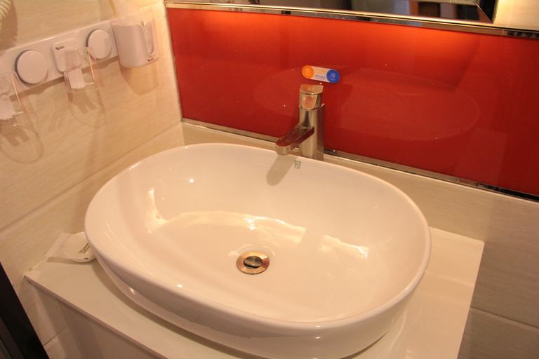 Bathroom 4, 7 Days Premium Hotel Yangzhou Slender West Lake, Yangzhou