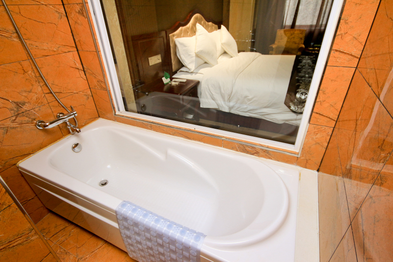 Bathroom 2, Xinmeihao Hotel, Yan'an