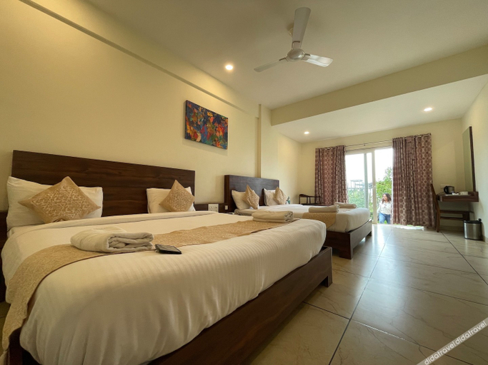 Bedroom 3, Hotel Amora Premium, Satara