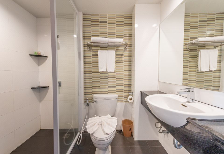 Bathroom 4, Memo Suite Pattaya, Pattaya