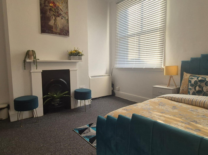 Others 5, 1 Bed Apartment - Sleeps 4 - City Centre, Wolverhampton