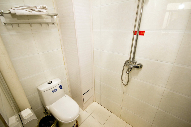 Bathroom, Xi'an Summer Express Hotel, Xi'an