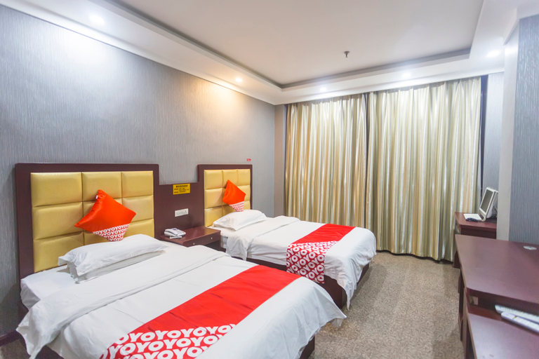 Bedroom 2, Kanghua Business Hotel, Luliang
