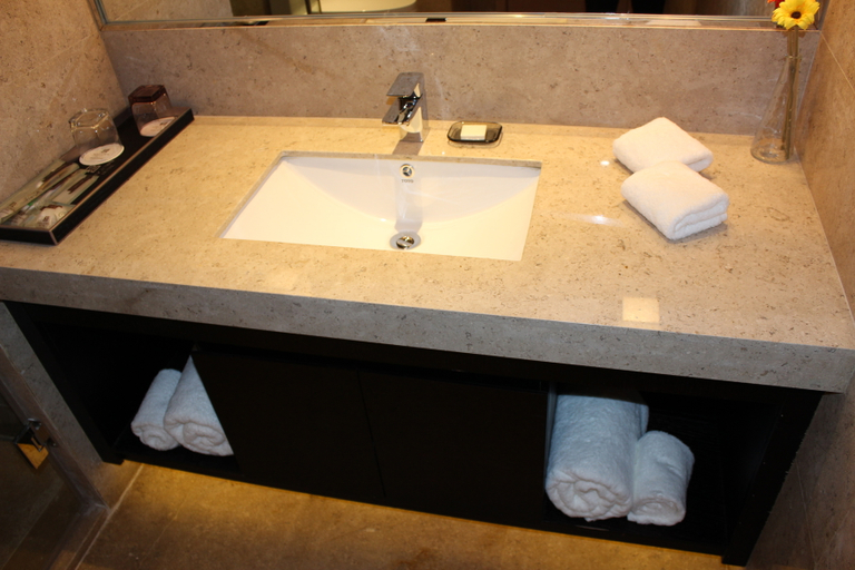 Bathroom, Rezen Kingtown Hotel (Chongqing Ranjiaba), Chongqing