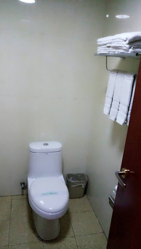 Bathroom 3, ホテル, Yulin
