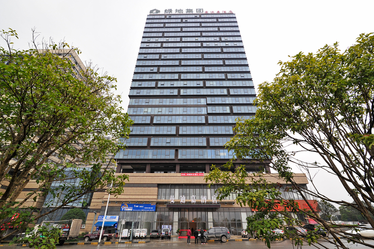 Exterior & Views