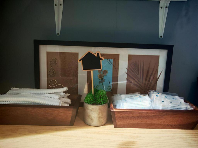 Bedroom 2, Lay Sea and Beach Hotel, Muang Phetchaburi
