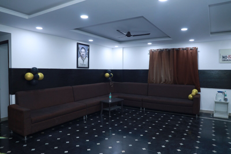 Public Area, Urban Stay Chairmen Hotel, Bangalore