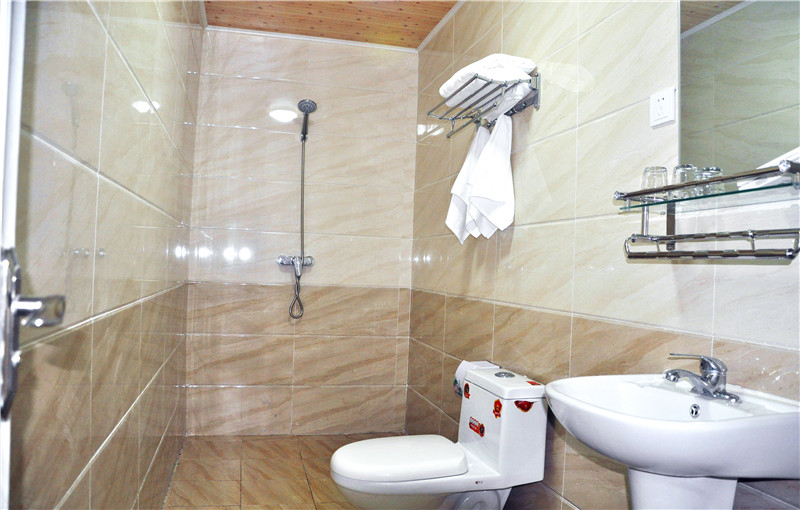 Bathroom 2, Gaolaozhuang Country Hostel, Beijing