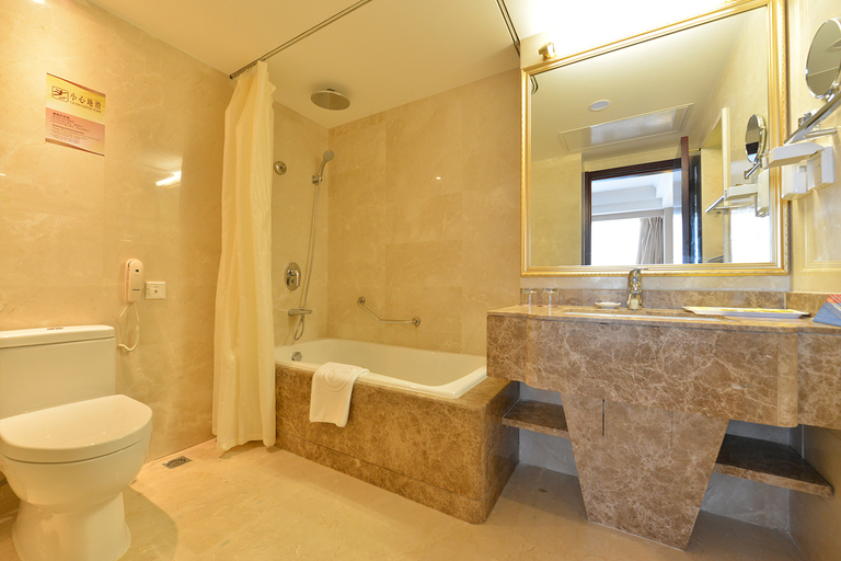 Bathroom, Grand Hotel Yuanshan, Beijing