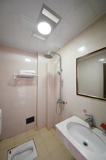 Bathroom, Hualong Business Hotel, Changsha