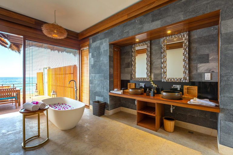 Bathroom 4, Furaveri Maldives, Raa Atoll