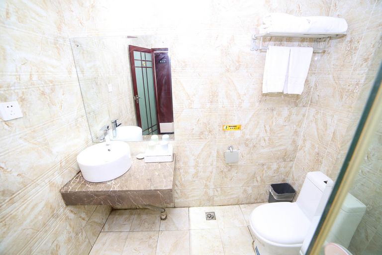 Bathroom 2, Hanting Hotel Zhijiang Yanjiang Avenue, Yichang