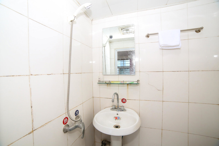 Bathroom 3, Mei Le Hotel, Xiangfan