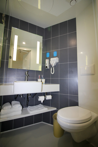 Bathroom, Hanting Hotel Longkou Zhenhua Mall, Yantai