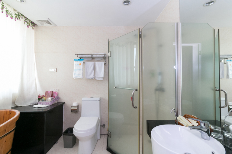 Bathroom 2, Yiwu Mingjing Hotel, Jinhua
