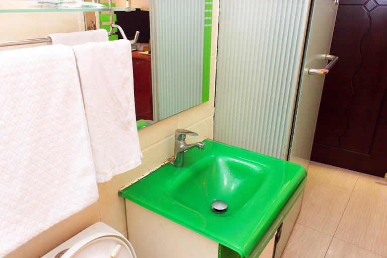 Bathroom 2, Yuyue Express Hostel, Shenyang