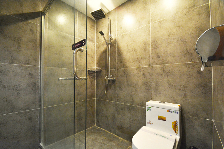 Bathroom 3, Qixi Qingju Hotel (Provincial Sports Center), Zhengzhou