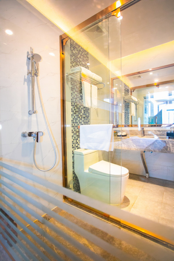 Bathroom 3, Yongchun Hotel(Zhuhai Chimelong International Ocean Resort), Makau
