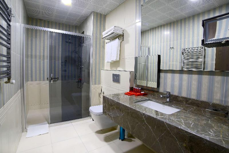 Bathroom 5, Ramada Encore by Wyndham Istanbul Avcilar, Avcılar