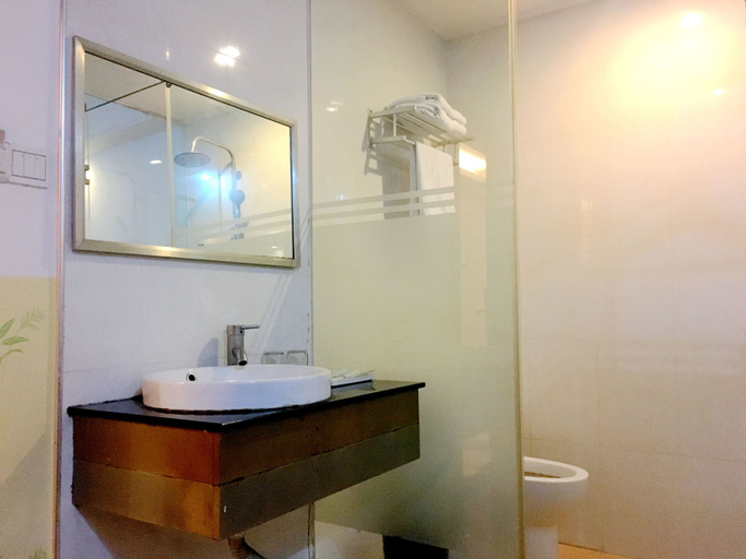 Bathroom 3, Huanghan Business Hotel, Foshan