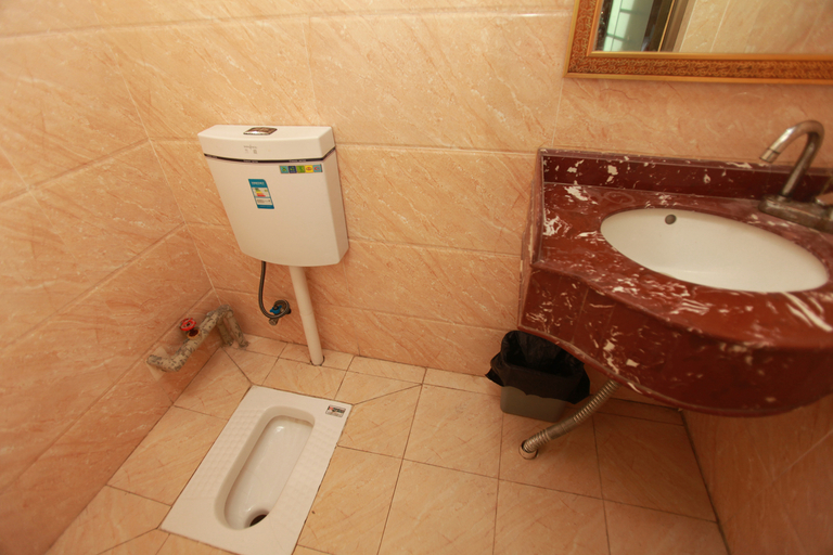 Bathroom 2, Yuyang Hotel, Chengdu