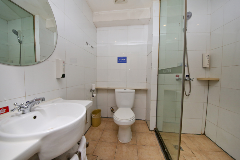Bathroom 2, New Simo Hotel (Xi'an Hujiamiao Metro Station), Xi'an