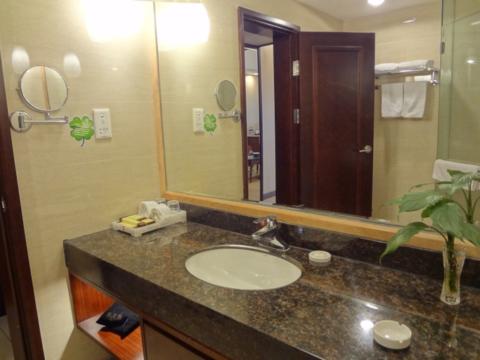 Bathroom 3, Yangshan Hotel, Qingyuan