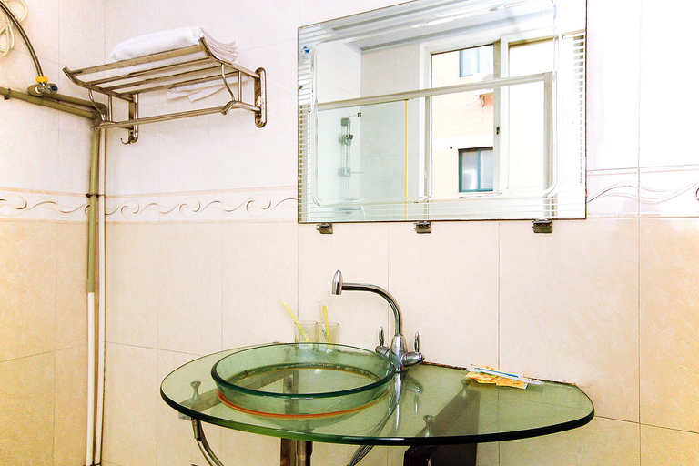Bathroom 2, Hongxu Youth Hostel, Hangzhou