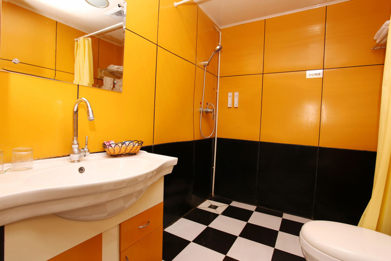 Bathroom 2, Guoli Hotel, Nanjing