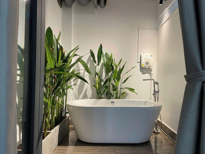 Bathroom, Green Riverside Hotel & Apartment by Urban B, Ho Chi Minh City