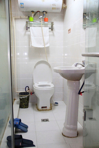 Bathroom 3, Huidong Fashion Hotel (Harbin Railway Station), Harbin