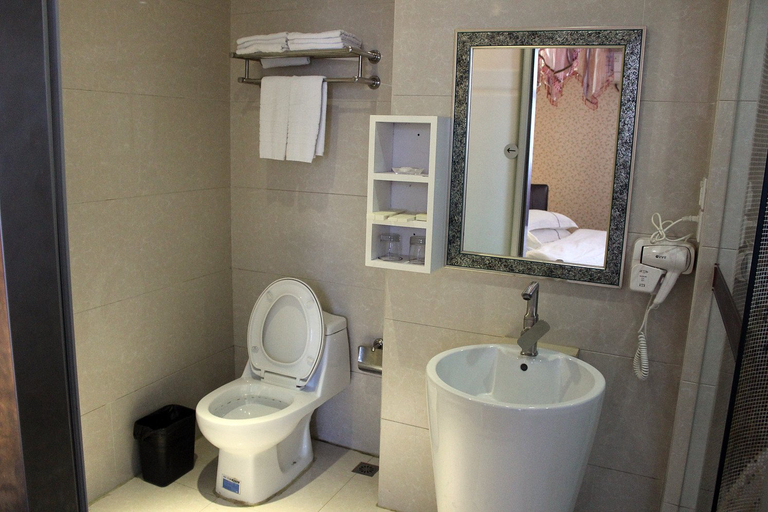 Bathroom 4, 123 Hotel, Taizhou