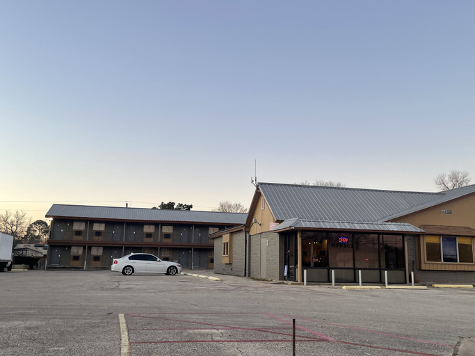Exterior & Views, Sky Inn , Milam