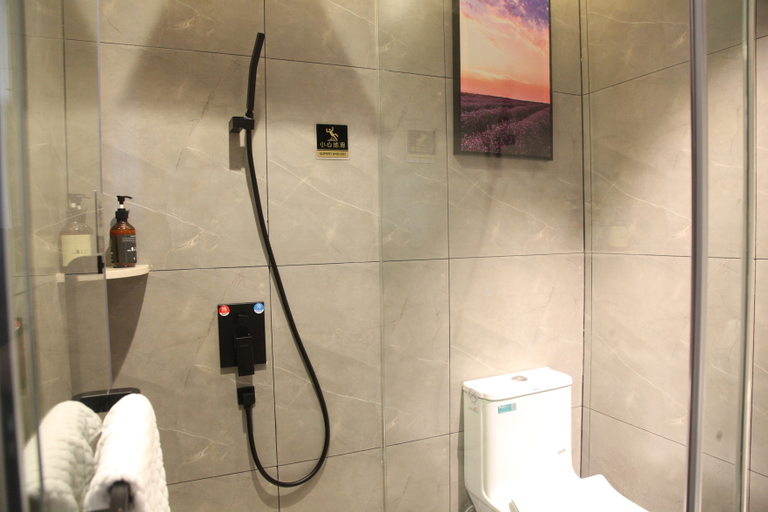 Bathroom 3, Xiang Di Ya Hotel, Qiannan Buyei and Miao